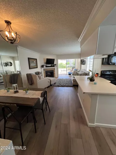 205 N 74th St #142, Mesa, AZ 85207