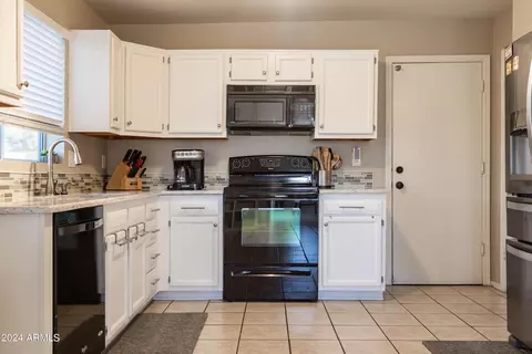 1236 E Hearne Way, Gilbert, AZ 85234 photo 11