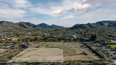 4817 E Doubletree Ranch Rd #2, Paradise Valley, AZ 85253