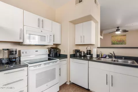3302 N 7th St #149, Phoenix, AZ 85014 photo 9