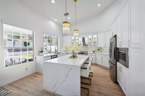 Kitchen - 1624 E Briarwood Ter, Phoenix, AZ 85048 photo 1 of 8