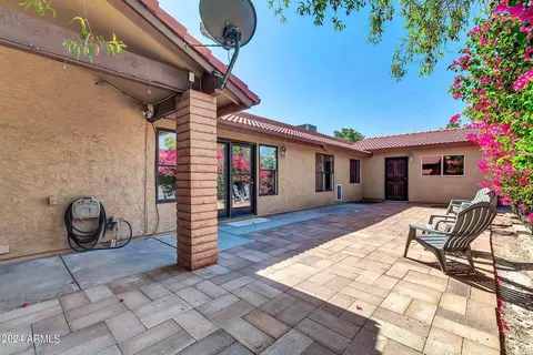12004 S Crow Ct, Phoenix, AZ 85044 photo 2