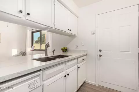 407 E Watson Dr, Tempe, AZ 85283 photo 11