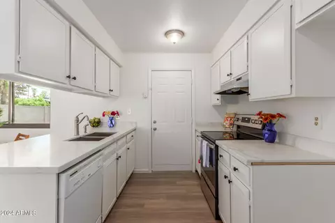 407 E Watson Dr, Tempe, AZ 85283 photo 8