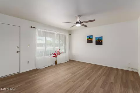 407 E Watson Dr, Tempe, AZ 85283 photo 4
