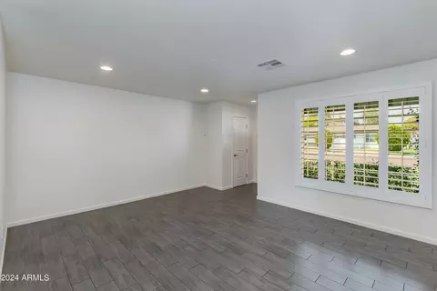 821 E Cavalier Dr, Phoenix, AZ 85014 photo 8