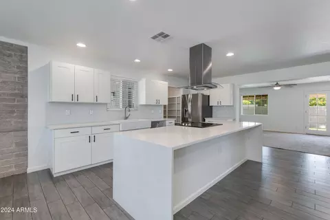821 E Cavalier Dr, Phoenix, AZ 85014 photo 12