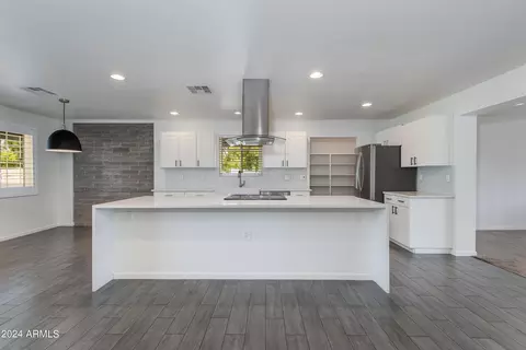 821 E Cavalier Dr, Phoenix, AZ 85014 photo 13