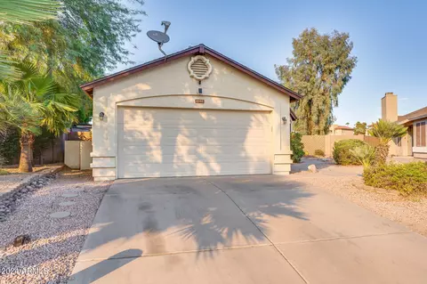 6302 W Delmonico Ln, Glendale, AZ 85302
