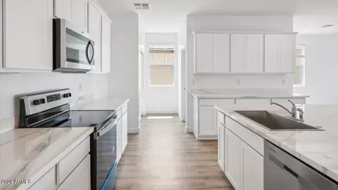 Entry Way - 2147 W Spaulding Ave, Apache Junction, AZ 85120 photo 3 of 3