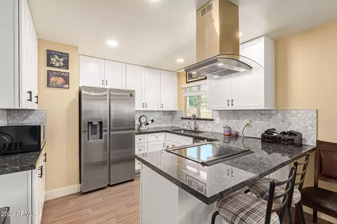 4535 W Continental Dr, Glendale, AZ 85308