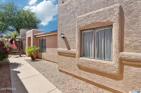 4521 E Rosemonte Dr, Phoenix, AZ 85050 photo 3