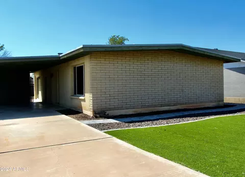 2537 E Pebble Beach Dr, Tempe, AZ 85282 photo 2