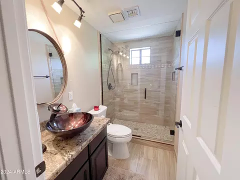 1014 E Country Gables Dr, Phoenix, AZ 85022 photo 13