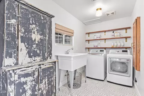 340 E Orange Dr, Phoenix, AZ 85012 photo 23
