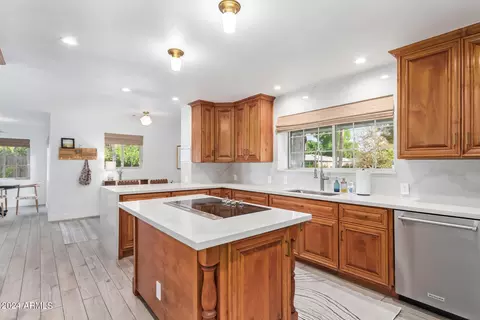 340 E Orange Dr, Phoenix, AZ 85012 photo 21