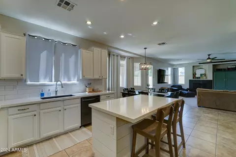 859 E Oakland St, Gilbert, AZ 85295 photo 9