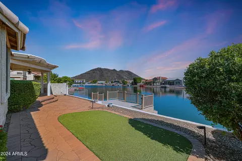 5651 W Abraham Ln, Glendale, AZ 85308