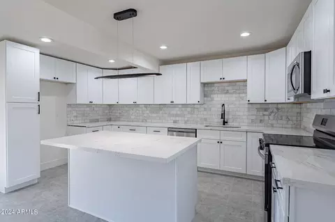9222 S 7th Ave, Phoenix, AZ 85041