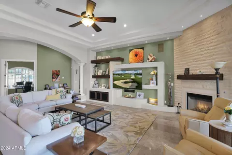 Living - 1532 E Sharon Dr, Phoenix, AZ 85022 photo 2 of 4