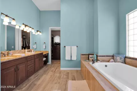 Bath - 1532 E Sharon Dr, Phoenix, AZ 85022 photo 1 of 8