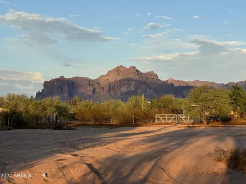 1075 W Windsong St #A, Apache Junction, AZ 85120