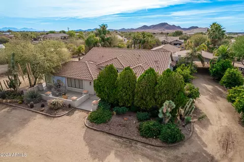 2321 W Desert Hills Dr, Phoenix, AZ 85086