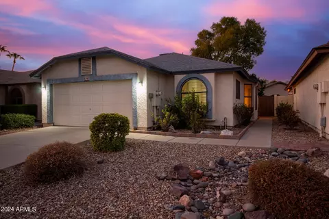 8740 W John Cabot Rd, Peoria, AZ 85382
