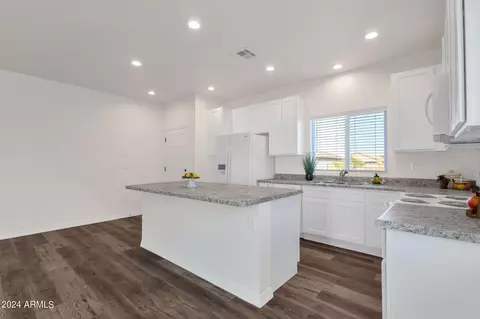 9072 W Troy Dr, Arizona City, AZ 85123