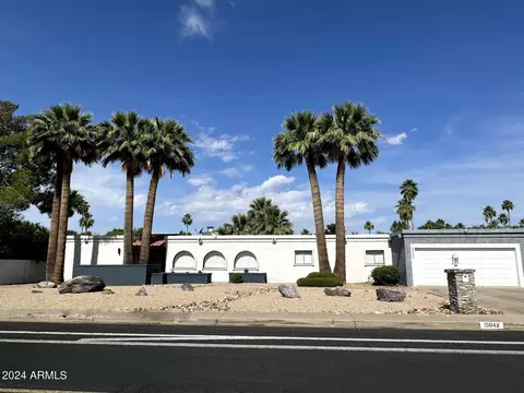 15042 N Moon Valley Dr, Phoenix, AZ 85022