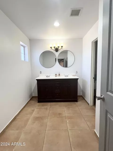 Bath - 2277 E 20th St, Douglas, AZ 85607 photo 3 of 4