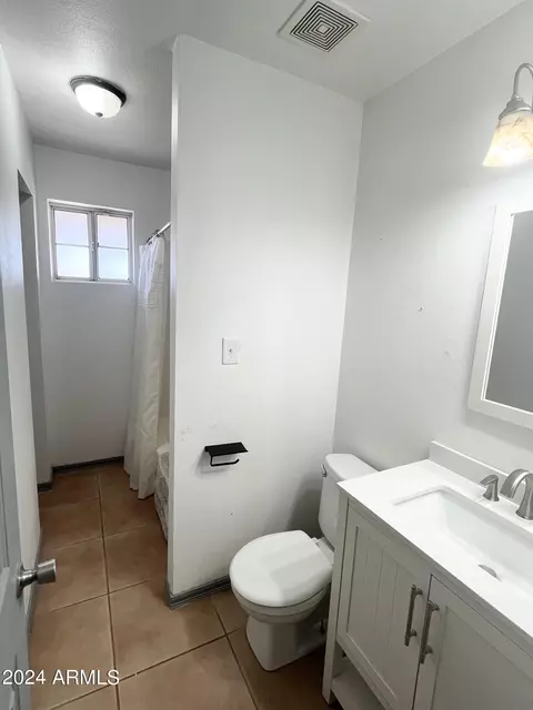 Bath - 2277 E 20th St, Douglas, AZ 85607 photo 1 of 4