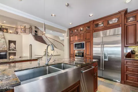 Kitchen - 545 E Warner Rd, Tempe, AZ 85284 photo 5 of 7