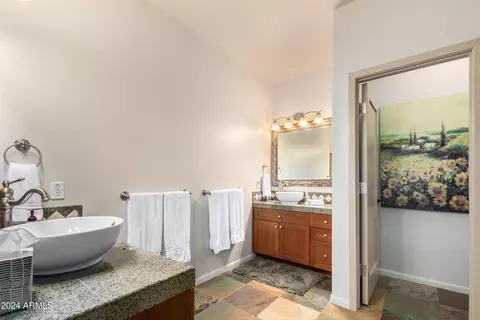 Bath - 545 E Warner Rd, Tempe, AZ 85284 photo 8 of 10
