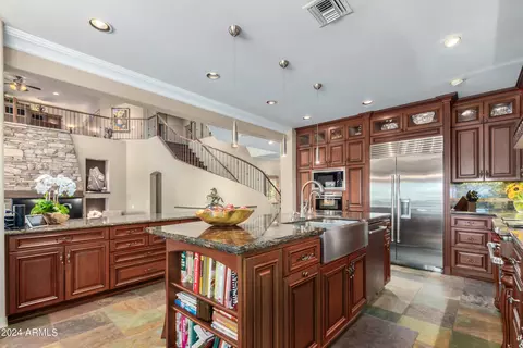 Kitchen - 545 E Warner Rd, Tempe, AZ 85284 photo 3 of 7