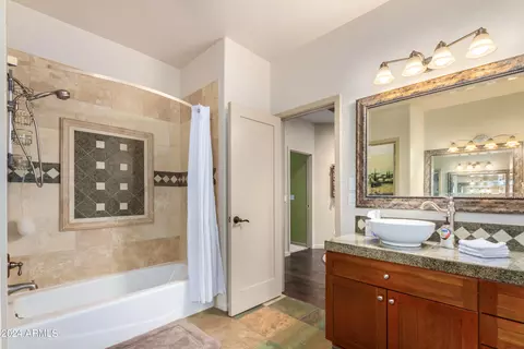 Bath - 545 E Warner Rd, Tempe, AZ 85284 photo 9 of 10