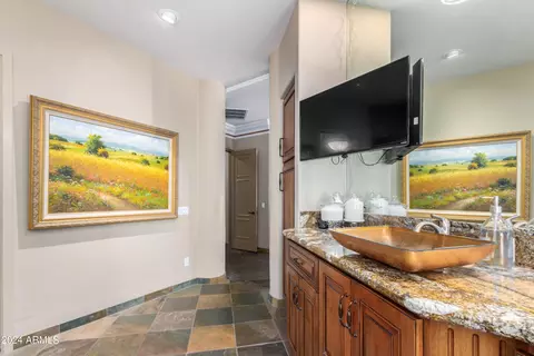 Bath - 545 E Warner Rd, Tempe, AZ 85284 photo 5 of 10