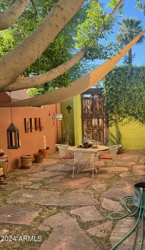 1509 E Cheery Lynn Rd, Phoenix, AZ 85014 photo 4