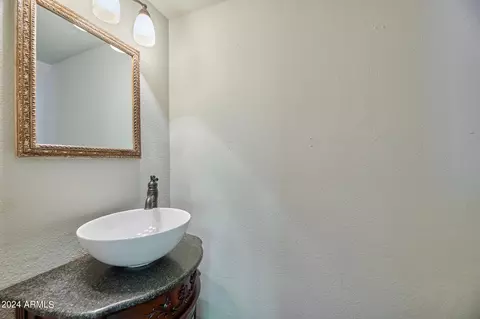 1125 E North Ln #1, Phoenix, AZ 85020 photo 9