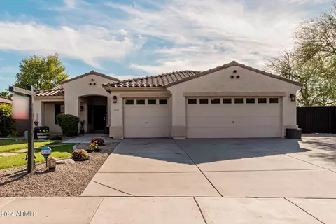 2537 E Carla Vista Dr, Gilbert, AZ 85295