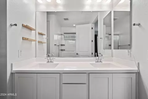 Bath - 901 S Smith Rd #1012, Tempe, AZ 85281 photo 1 of 4