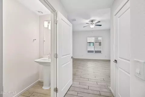 Entry Way - 901 S Smith Rd #1012, Tempe, AZ 85281 photo 2 of 3