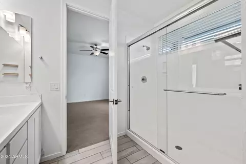 Bath - 901 S Smith Rd #1012, Tempe, AZ 85281 photo 2 of 4