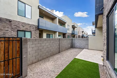 Exterior - 901 S Smith Rd #1012, Tempe, AZ 85281 photo 2 of 4