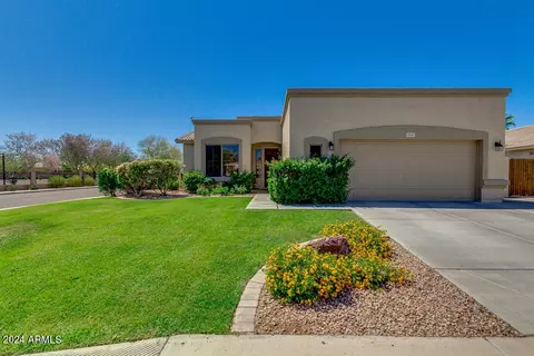 2153 E La Costa Dr, Chandler, AZ 85249