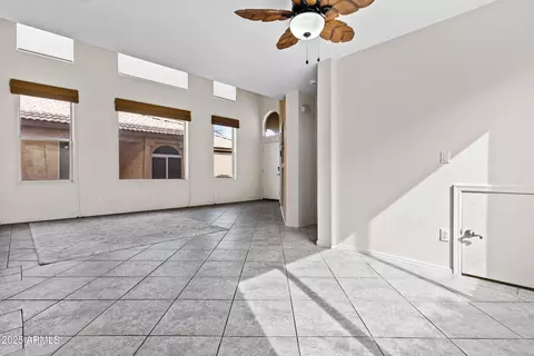 3211 E Kerry Ln, Phoenix, AZ 85050 photo 7
