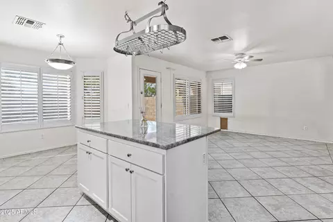 3211 E Kerry Ln, Phoenix, AZ 85050 photo 11