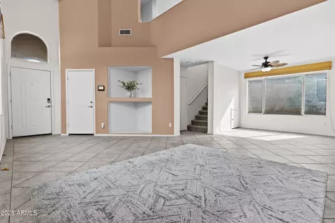 3211 E Kerry Ln, Phoenix, AZ 85050 photo 4