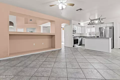 3211 E Kerry Ln, Phoenix, AZ 85050 photo 13