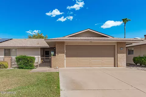 12602 W Parkwood Dr, Sun City West, AZ 85375